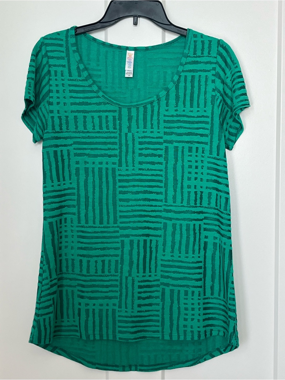 LuLaRoe Green Short Sleeve Scoop Neck Top